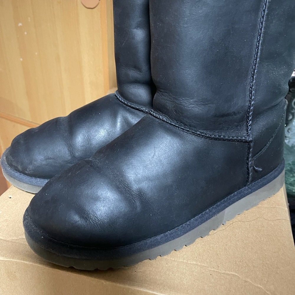 Ugg's - Picture 3 of 4